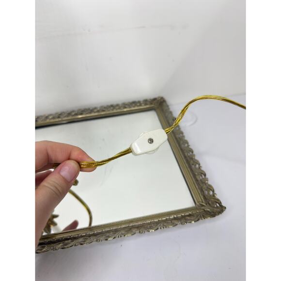 Vintage Hollywood Regency Mid-Century Brass Pineapple Table Top Lamp - Brass Pin - Picture 5 of 10